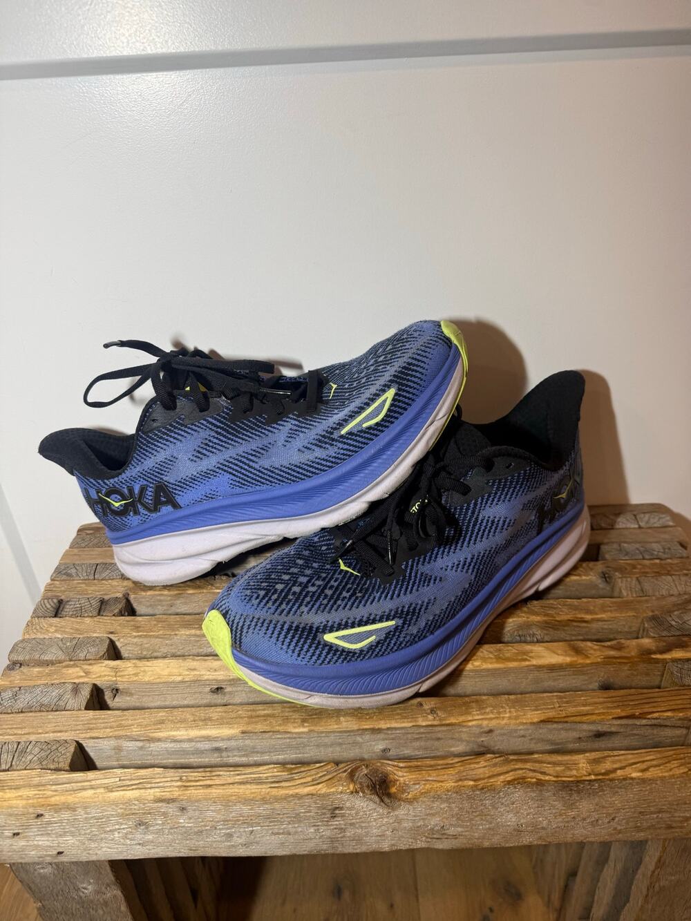 Hoka Clifton 9 Outdoor Casual Running Shoes. Womens Walking Sneaker size 9B